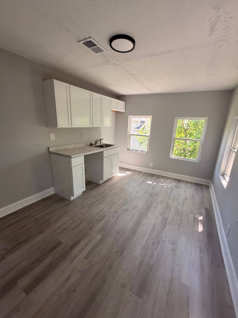 Apartment for rent at 4140 W Broadway, Louisville, KY 40211