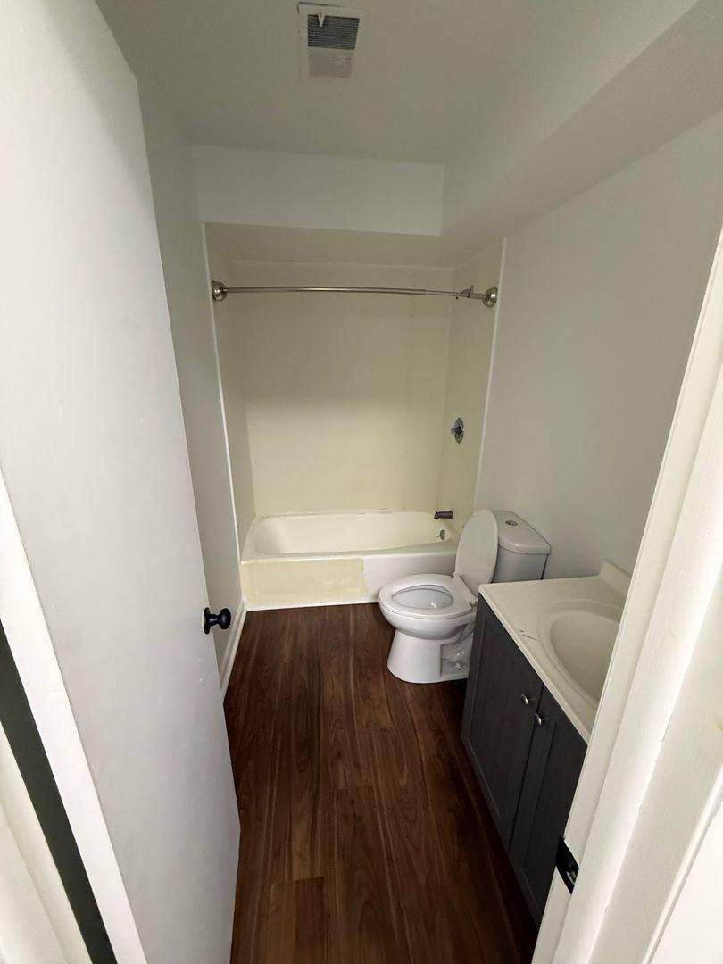 Apartment for rent at 6709 N University St, Peoria, IL 61614