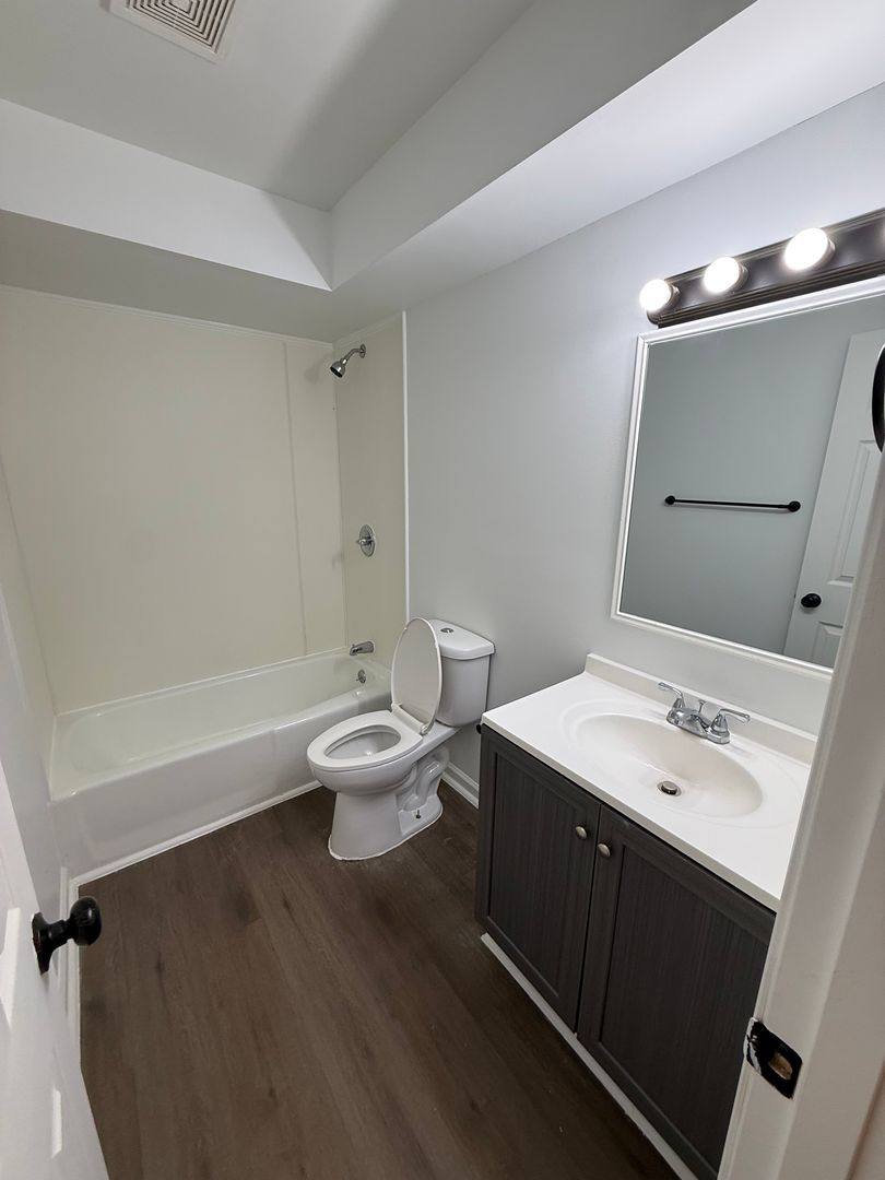 Apartment for rent at 6709 N University St, Peoria, IL 61614