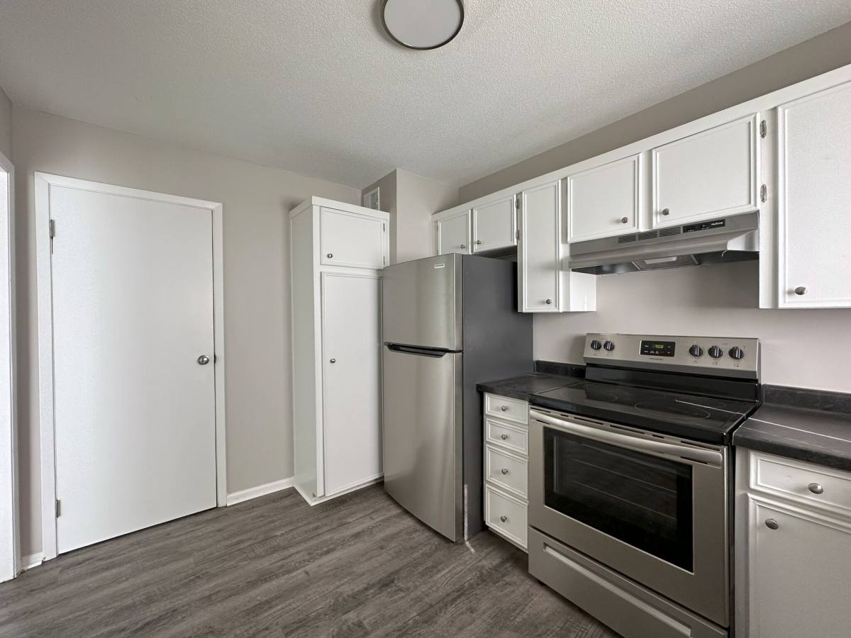 Apartment for rent at 5600 Floyd St, Leawood, KS 66206
