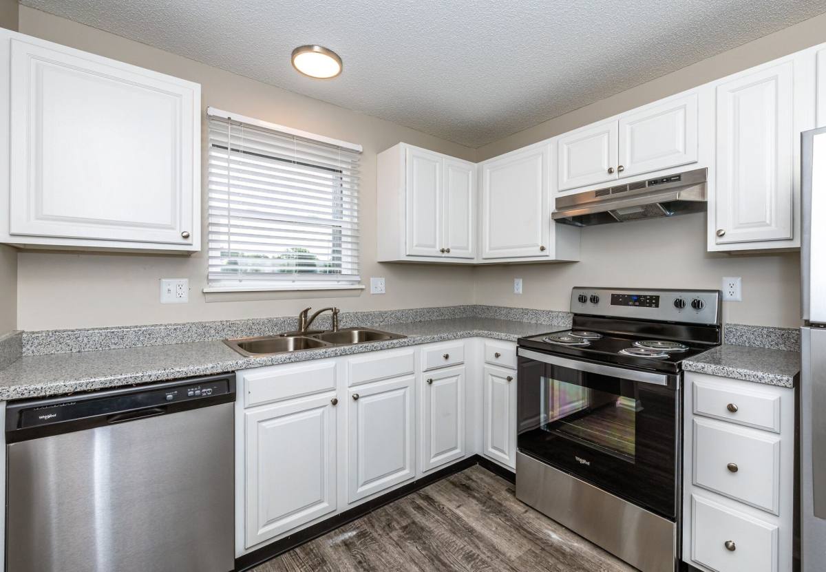 Apartment for rent at 5600 Floyd St, Leawood, KS 66206