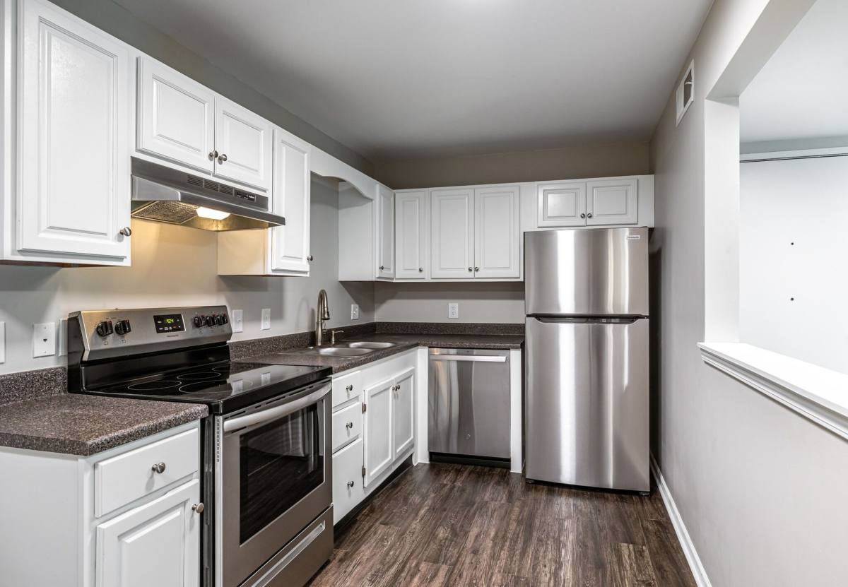 Apartment for rent at 5604 Floyd St, Leawood, KS 66206
