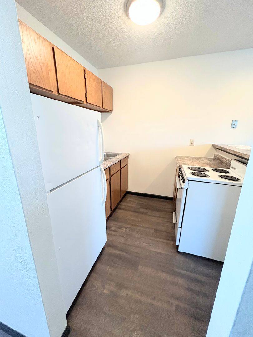 Apartment for rent at 900 E 11th Ave, Hutchinson, KS 67501