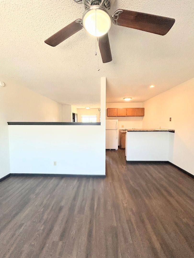 Apartment for rent at 900 E 11th Ave, Hutchinson, KS 67501