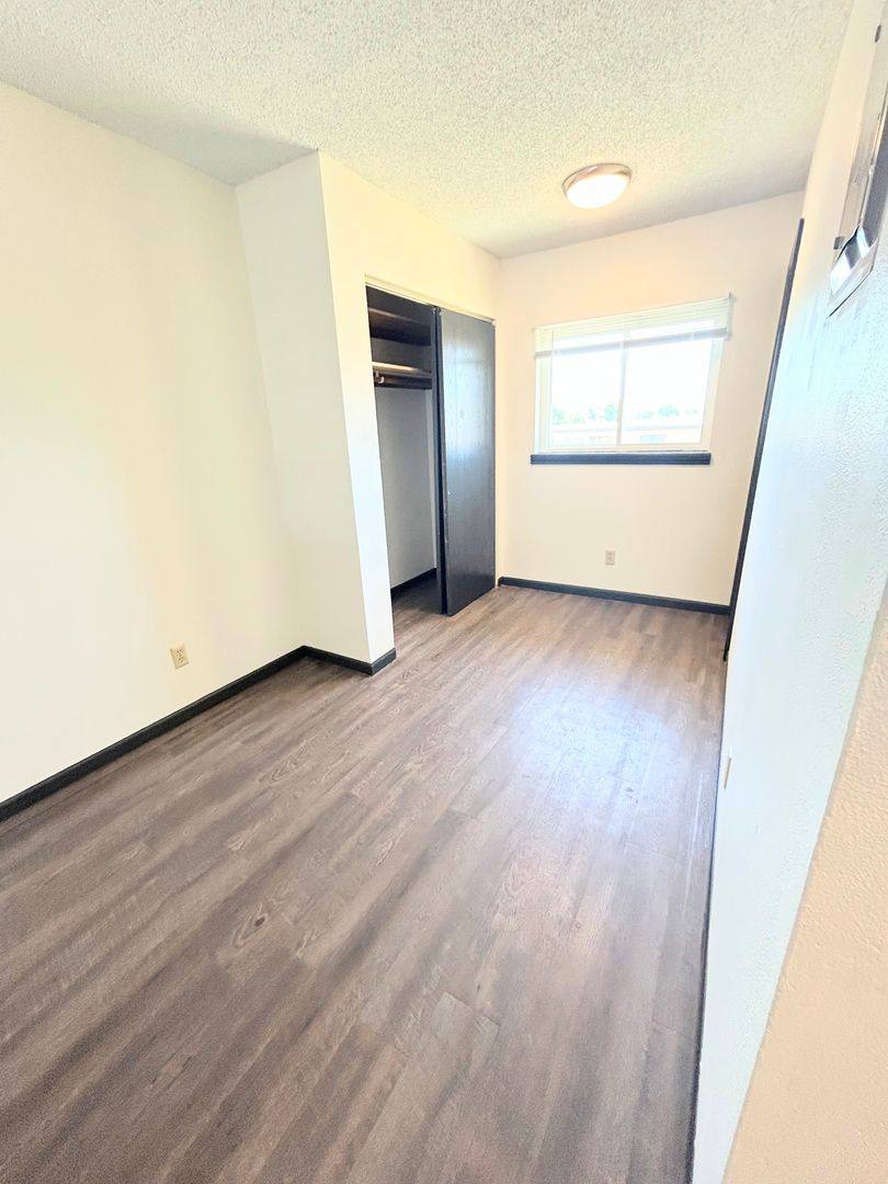 Apartment for rent at 900 E 11th Ave, Hutchinson, KS 67501