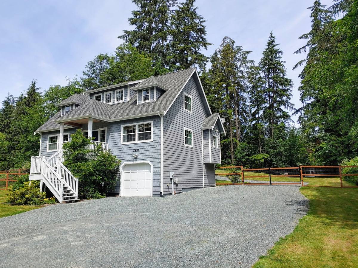 House for rent at 2495 Goss Lake Rd, Langley, WA 98260
