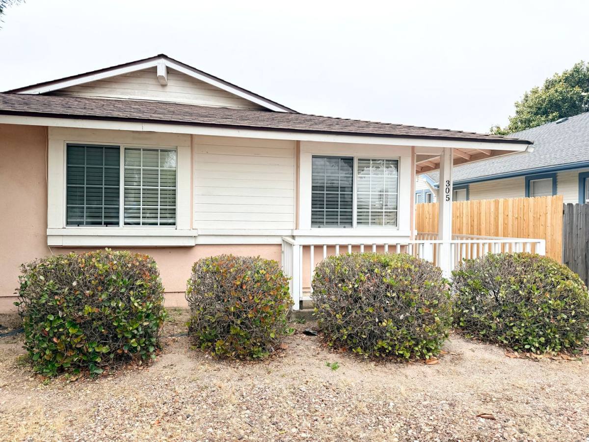 House for rent at 305 S G St, Lompoc, CA 93436
