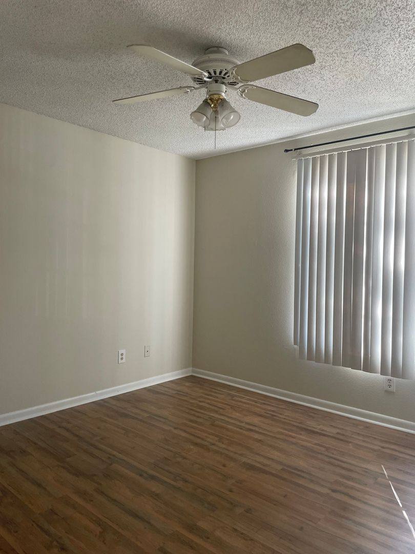 Townhouse for rent at 1719 Mill Run Circle, Tampa, FL 33613