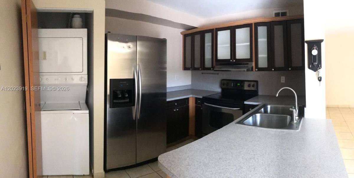 House for rent at 341 W Park Dr, Miami, FL 33172