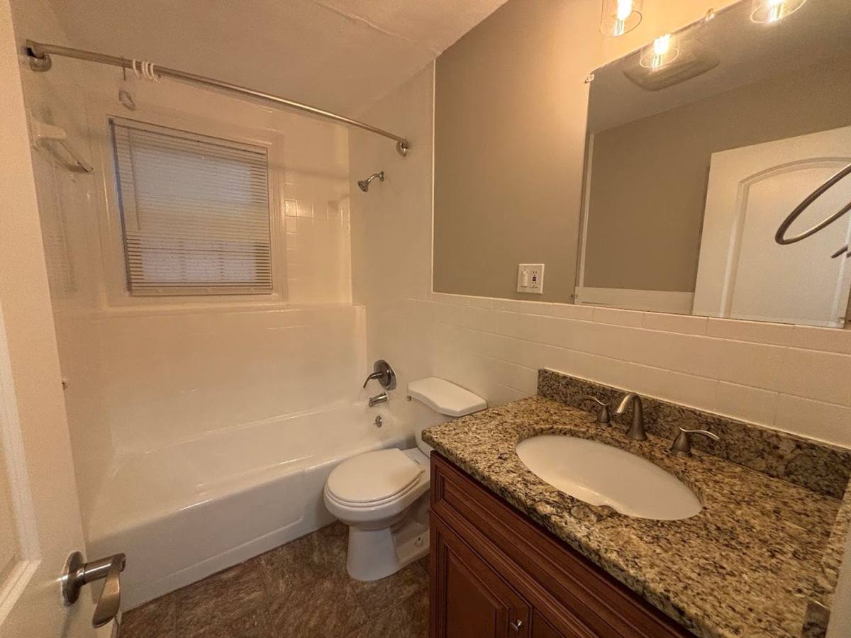 Apartment for rent at 14-35 Stonehenge Rd, Londonderry, NH 03053