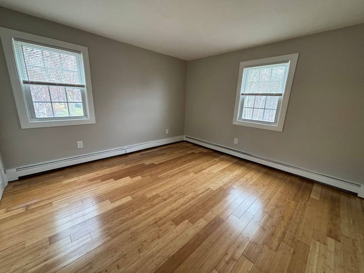 Apartment for rent at 14-35 Stonehenge Rd, Londonderry, NH 03053
