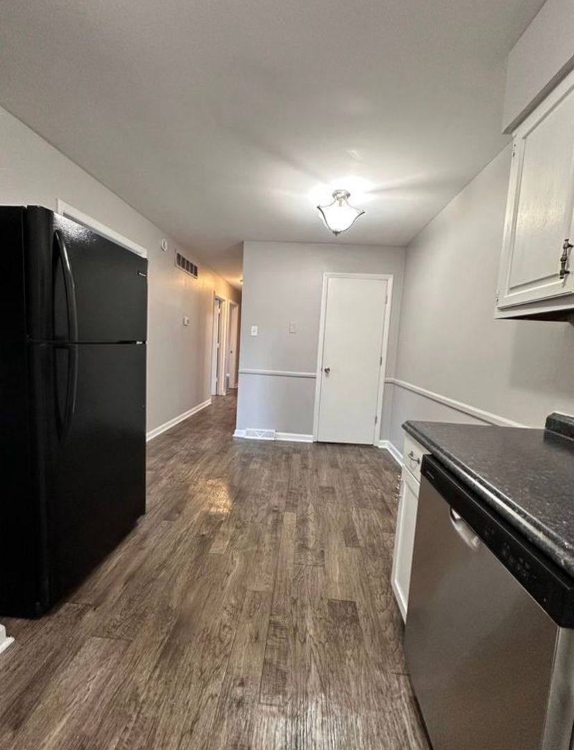 Apartment for rent at 147 Dan Dr, Versailles, KY 40383