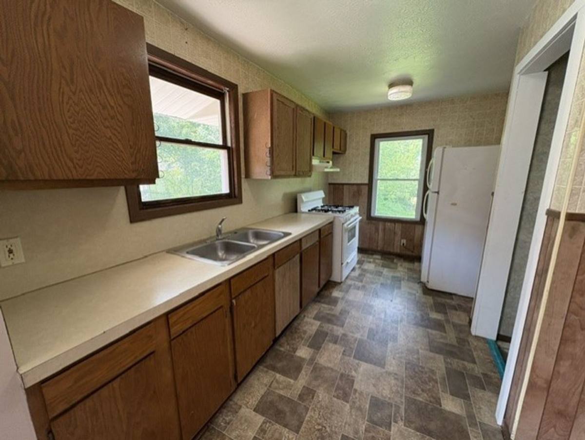House for rent at 680 Grifton Ave, Akron, OH 44305