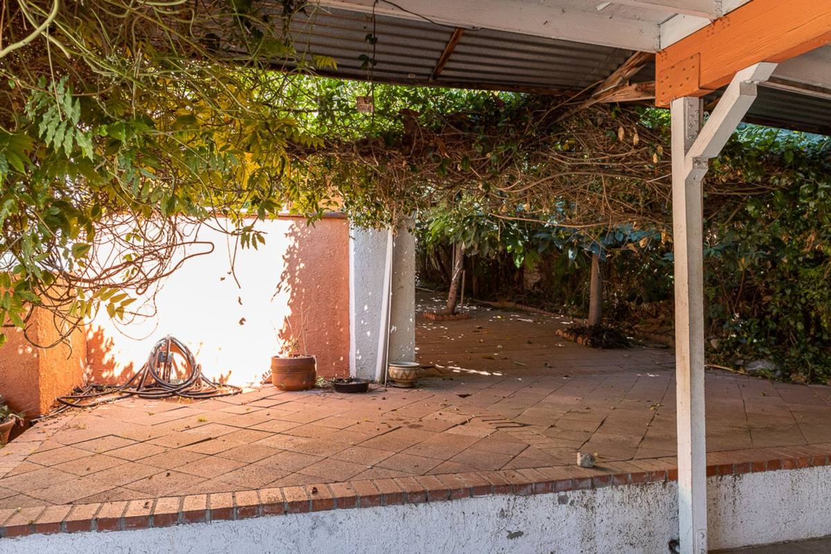 Apartment for rent at 719 N Coronado St, Los Angeles, CA 90026