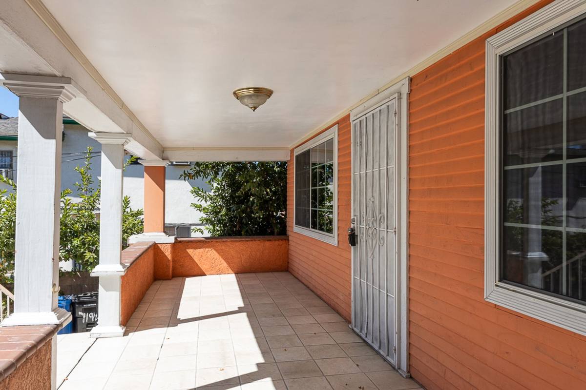 Apartment for rent at 719 N Coronado St, Los Angeles, CA 90026