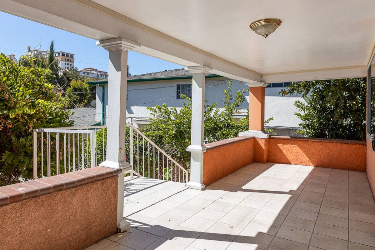 Apartment for rent at 719 N Coronado St, Los Angeles, CA 90026