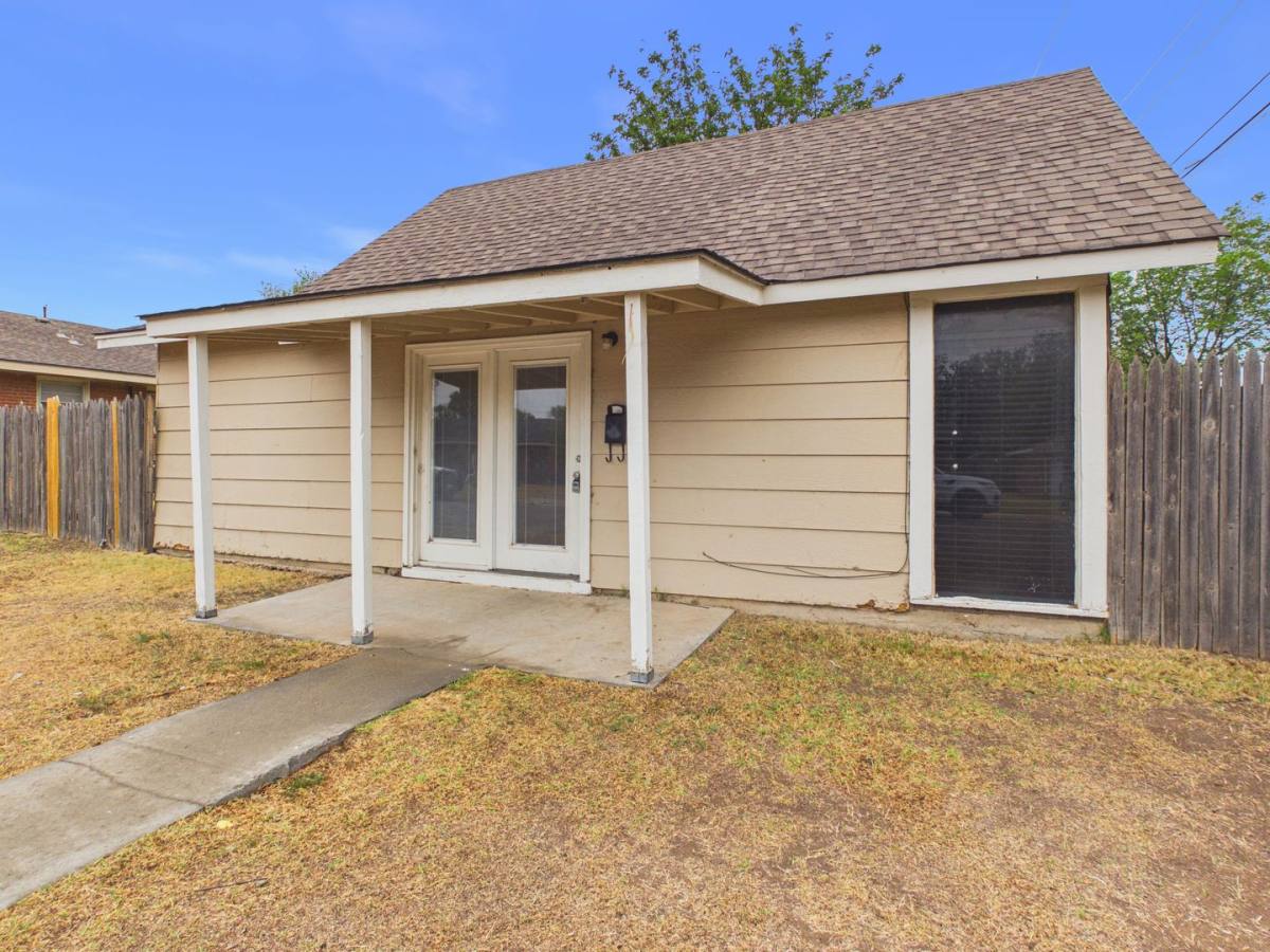 House for rent at 2325 Bell, Amarillo, TX 79106