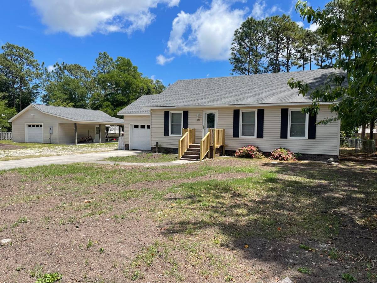 House for rent at 1136 Long Leaf Rd, Southport, NC 28461