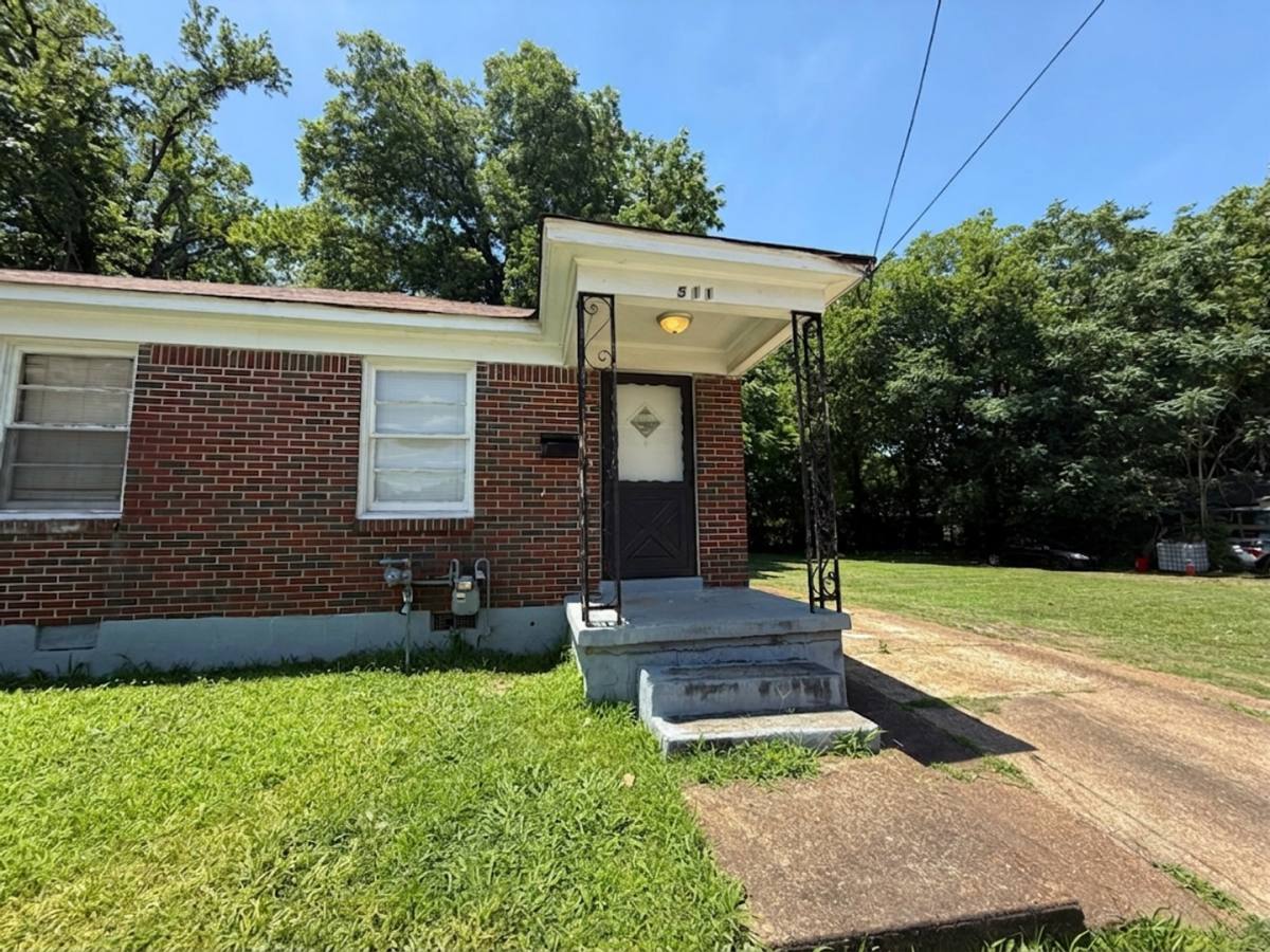 Apartment for rent at 511 513 Boston St, Memphis, TN 38111