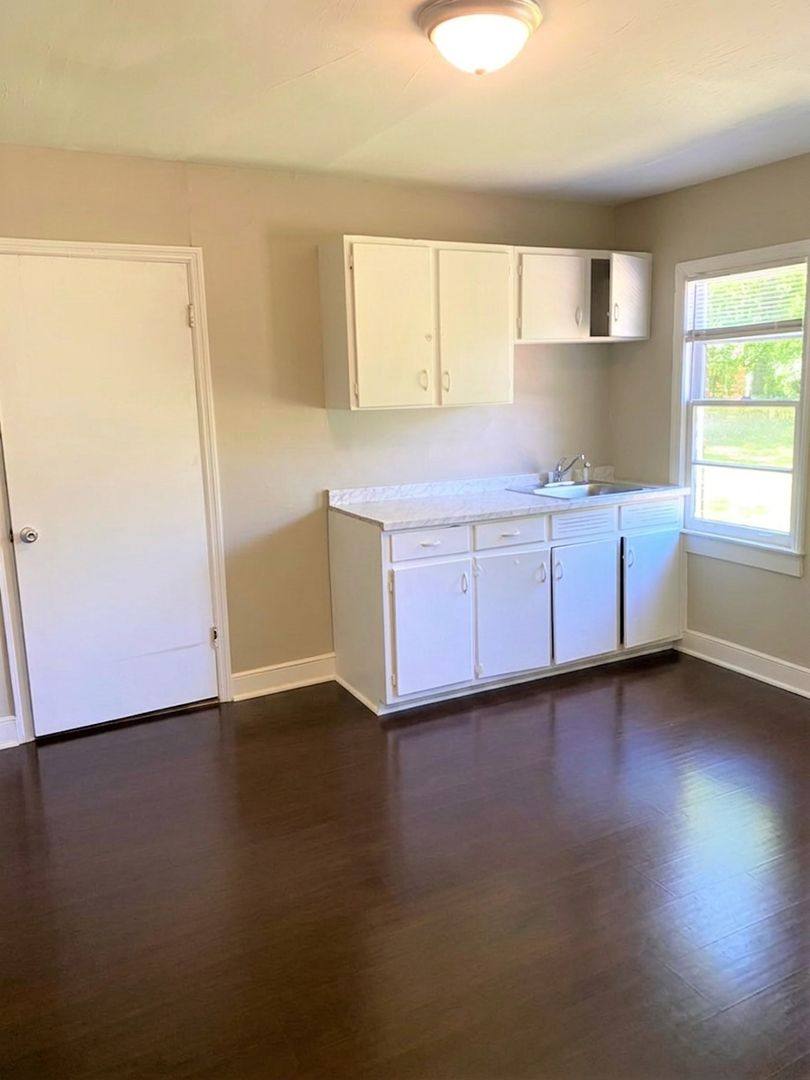Apartment for rent at 511 513 Boston St, Memphis, TN 38111