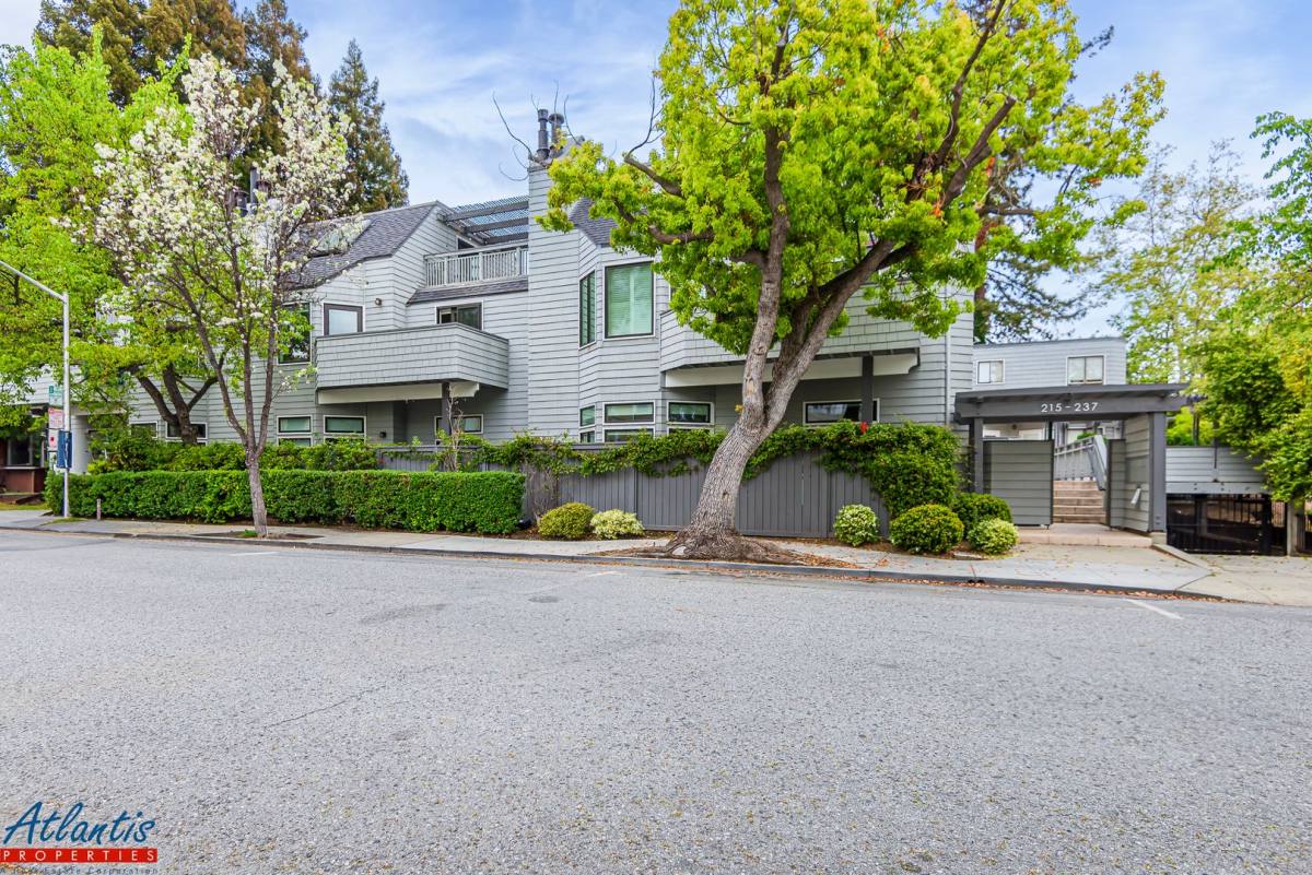 Condo for rent at 225 High St, Palo Alto, CA 94301