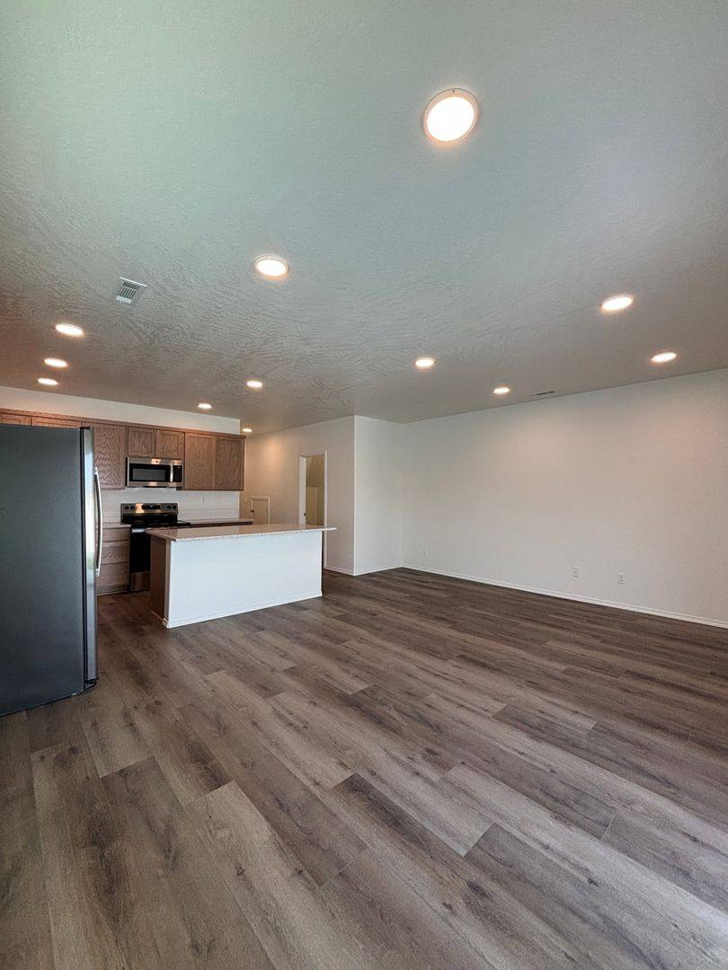 Townhouse for rent at 3672 S Roosevelt St, Kennewick, WA 99338