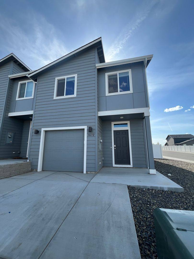 Townhouse for rent at 3672 S Roosevelt St, Kennewick, WA 99338