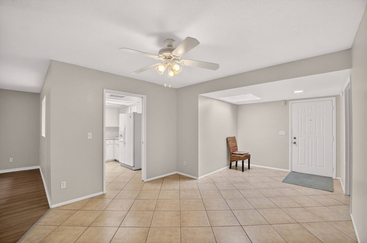 Townhouse for rent at 517 W Duke Dr, Tempe, AZ 85283