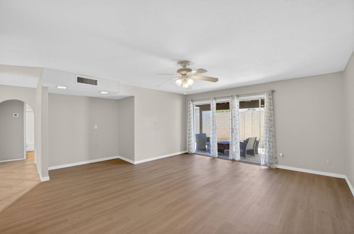 Townhouse for rent at 517 W Duke Dr, Tempe, AZ 85283