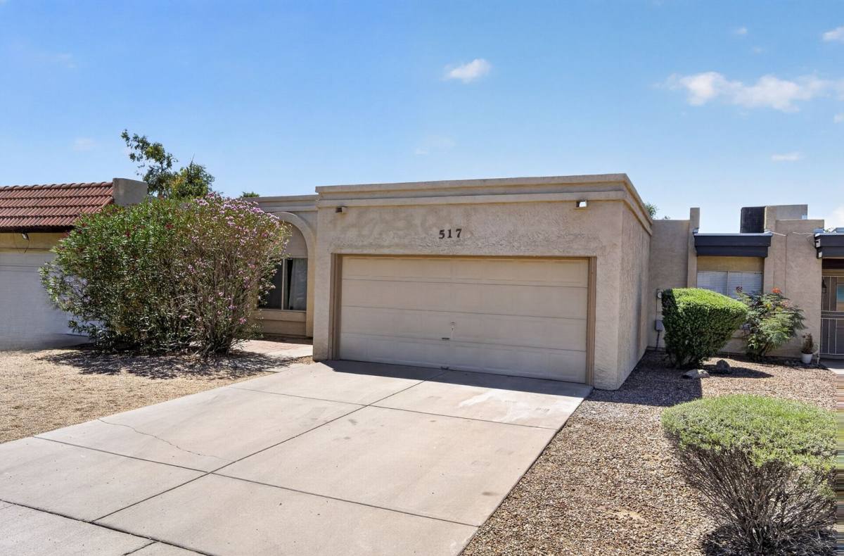 Townhouse for rent at 517 W Duke Dr, Tempe, AZ 85283