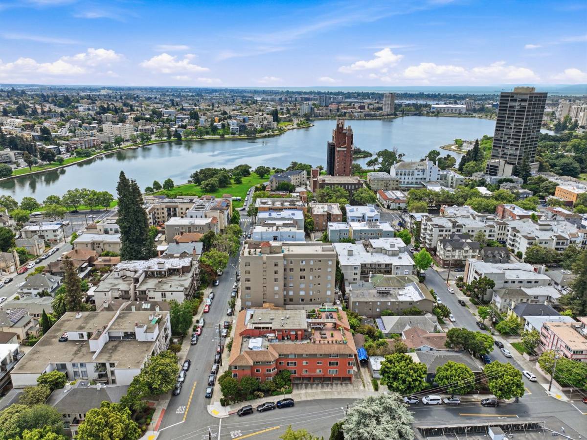 Apartment for rent at 405 Bellevue Ave, Oakland, CA 94610