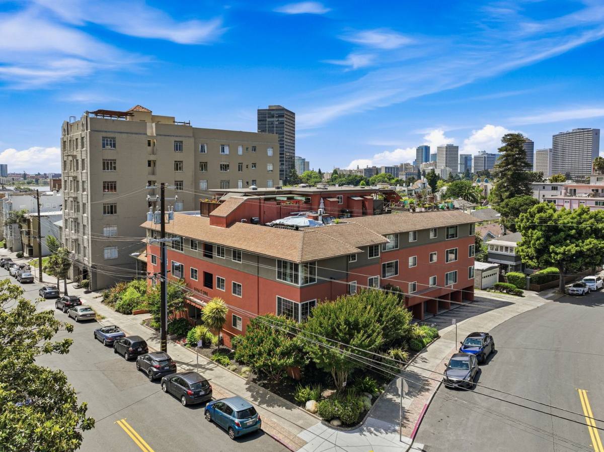 Apartment for rent at 405 Bellevue Ave, Oakland, CA 94610