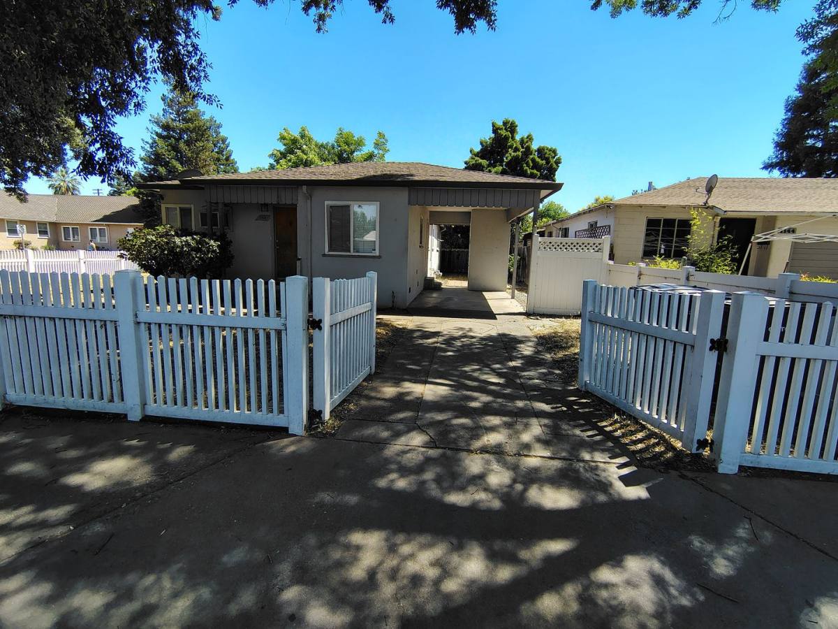 Apartment for rent at 1148 E Fairmont Ave, Modesto, CA 95350