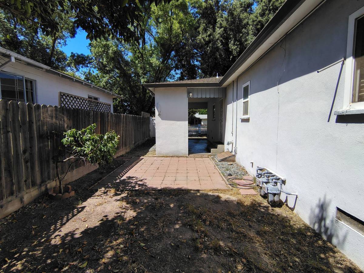 Apartment for rent at 1148 E Fairmont Ave, Modesto, CA 95350