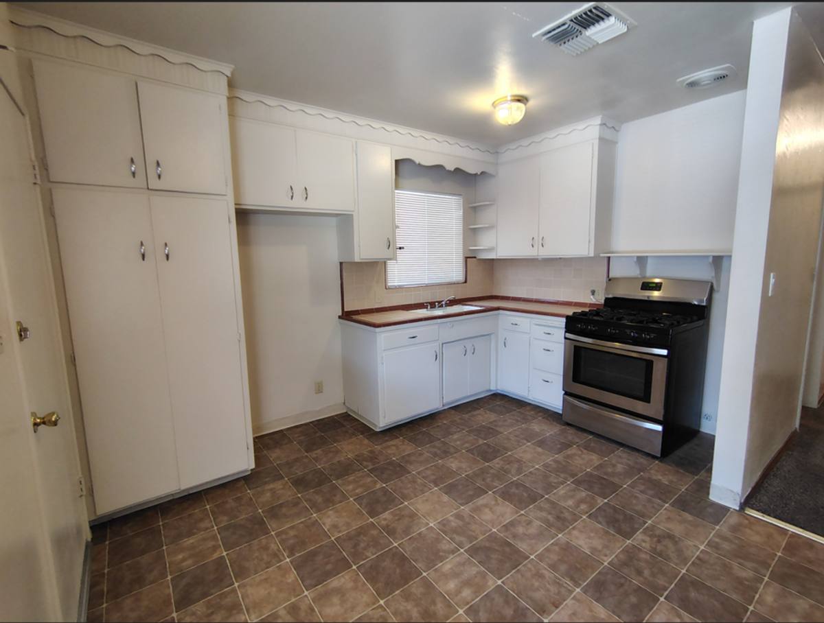 Apartment for rent at 1506 W Orangeburg, Modesto, CA 95350
