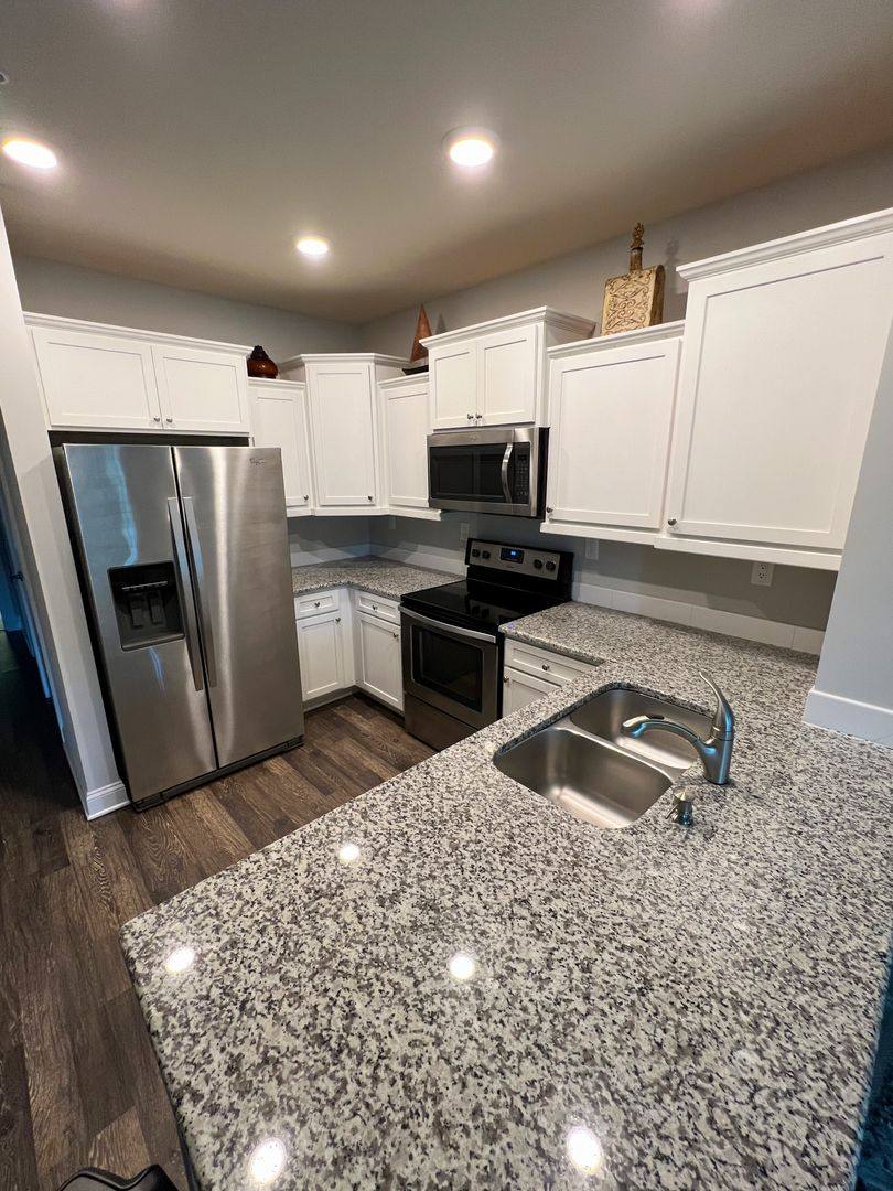 Apartment for rent at 51 11th St, Lynchburg, VA 24504