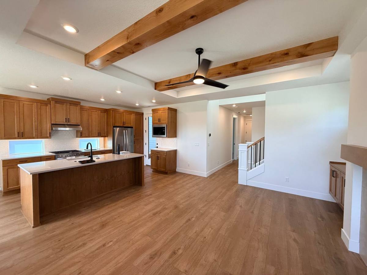 House for rent at 2451 N Villa Rd, Newberg, OR 97132