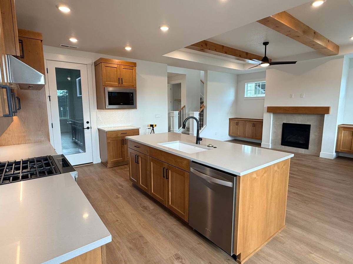 House for rent at 2451 N Villa Rd, Newberg, OR 97132