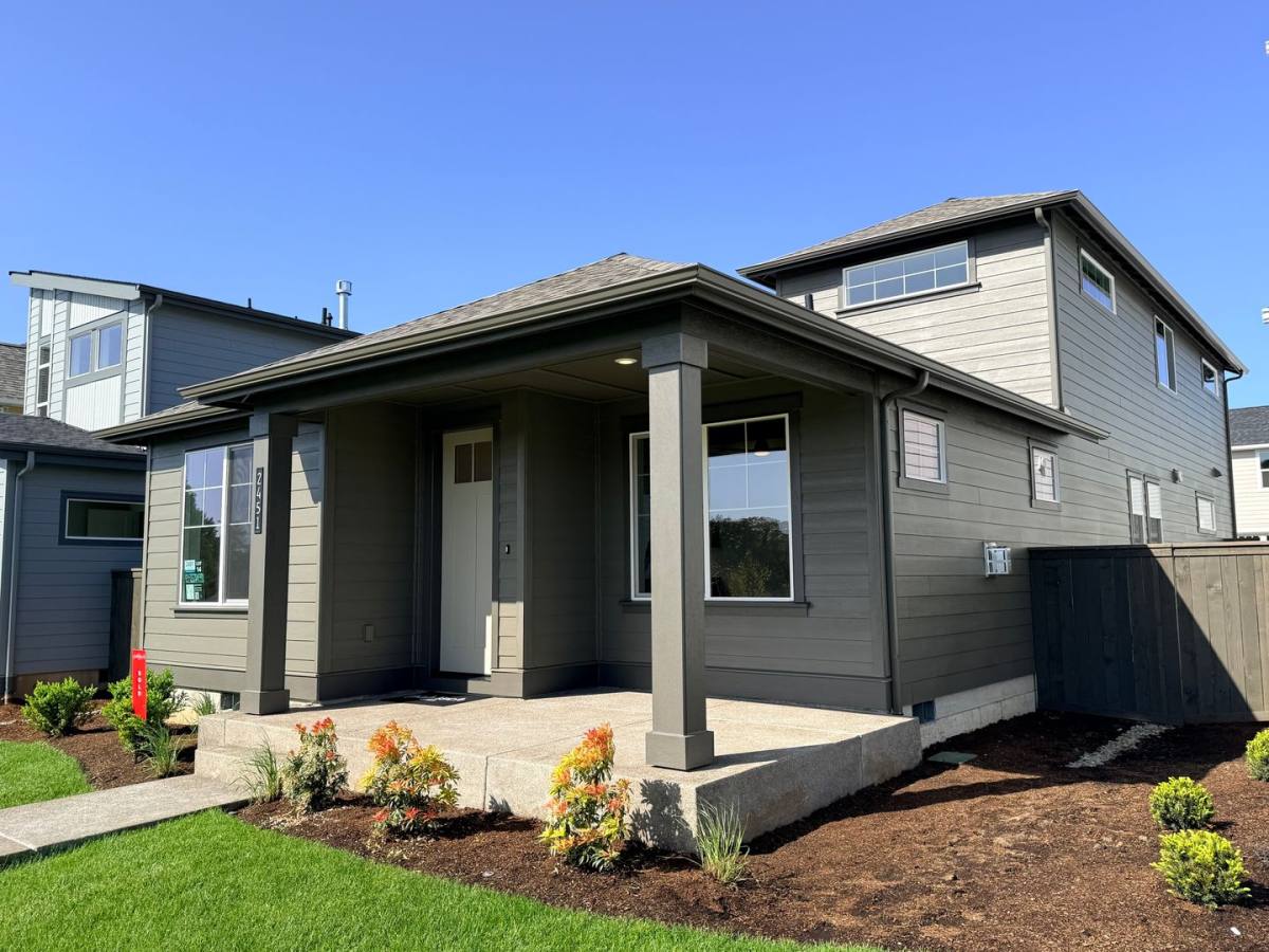 House for rent at 2451 N Villa Rd, Newberg, OR 97132