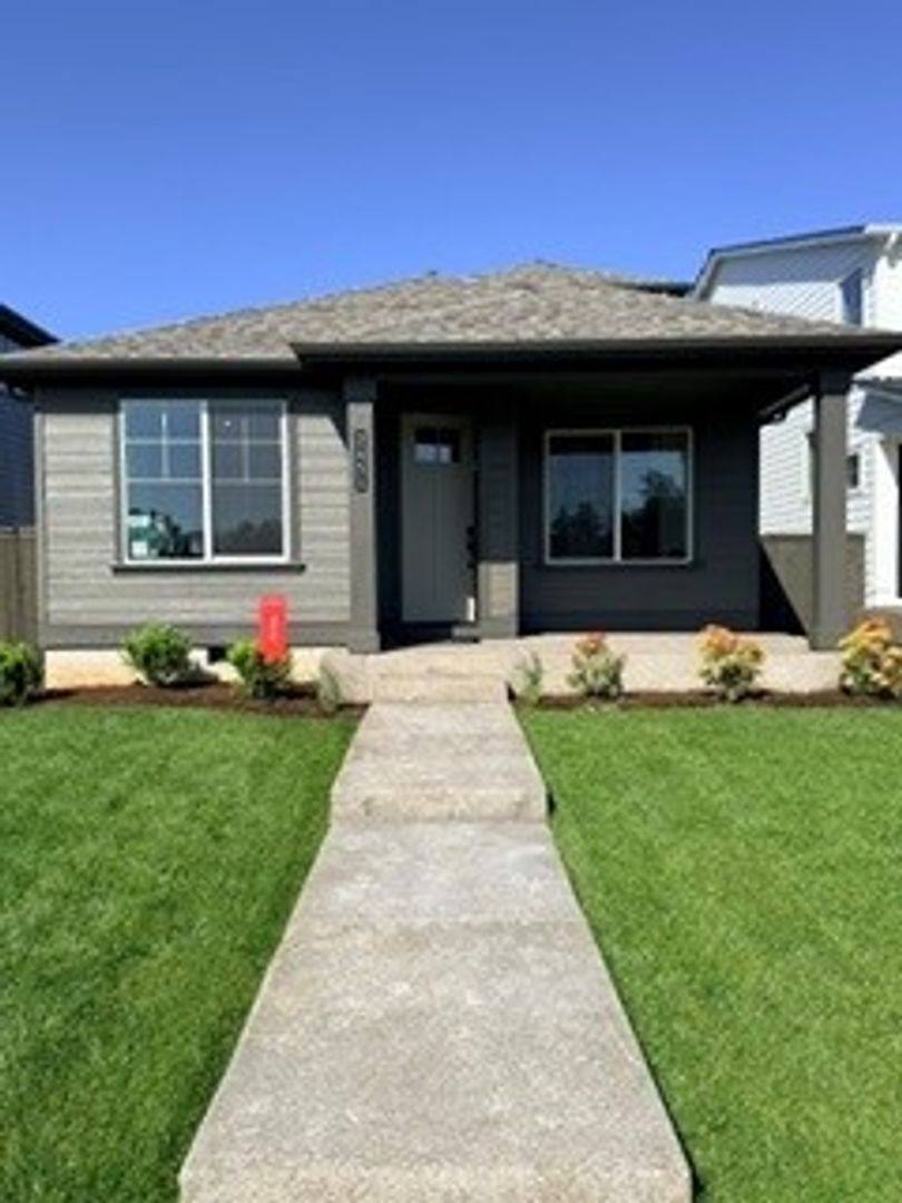 House for rent at 2451 N Villa Rd, Newberg, OR 97132