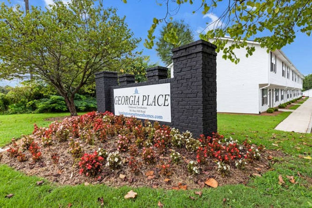Townhouse for rent at 301 Hays Mill Rd, Carrollton, GA 30117