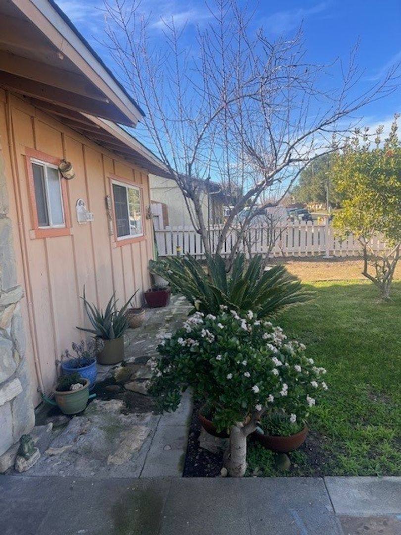 House for rent at 348 Second St, Buellton, CA 93427