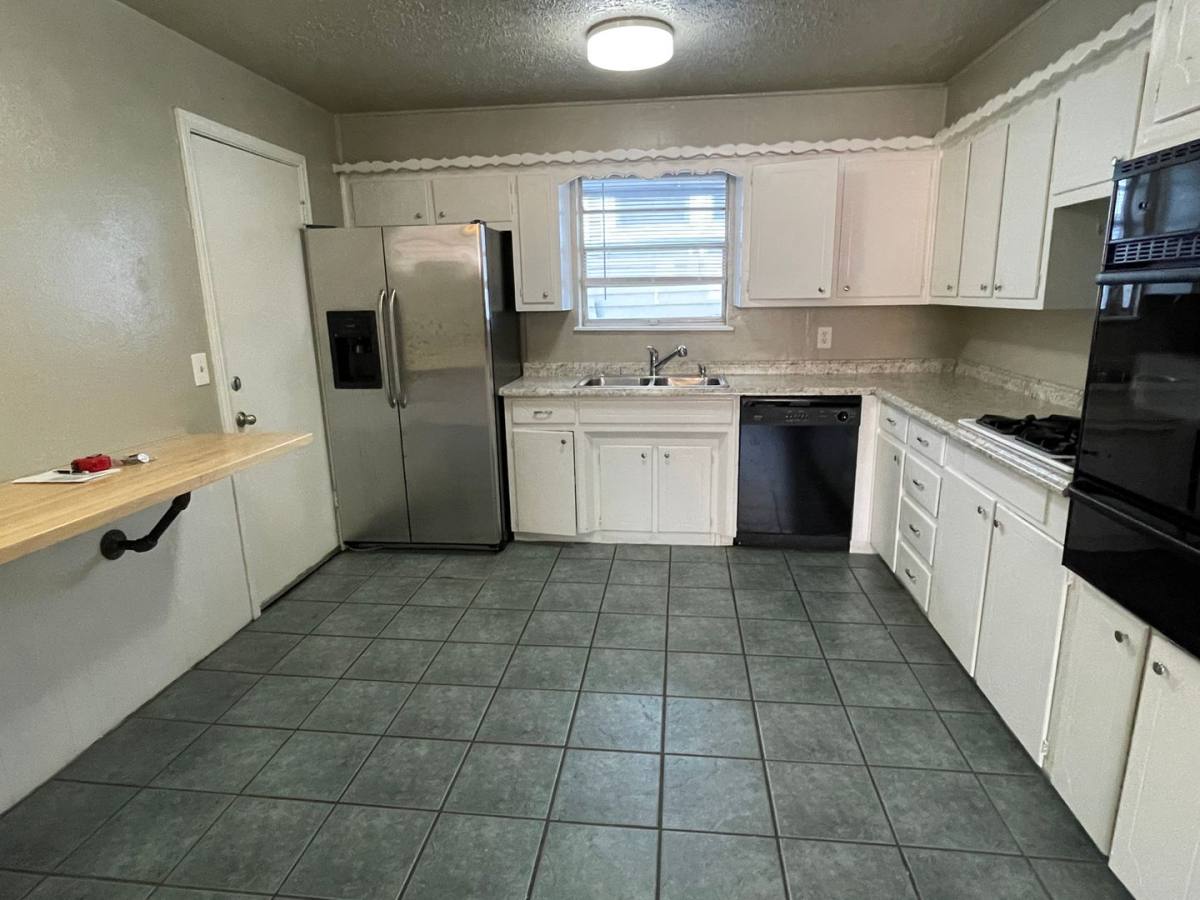 Apartment for rent at 804 NW 21st St, Oklahoma City, OK 73106