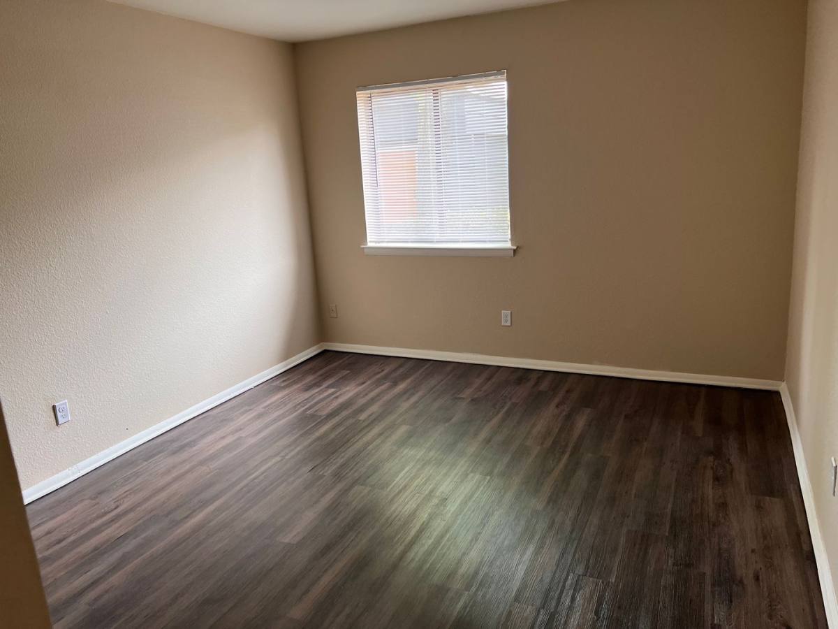 Apartment for rent at 5994 E 33rd Court, Tulsa, OK 74135