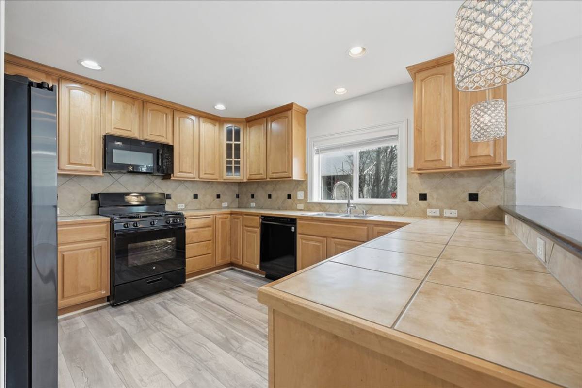 House for rent at 10217 SE 237th St, Kent, WA 98031