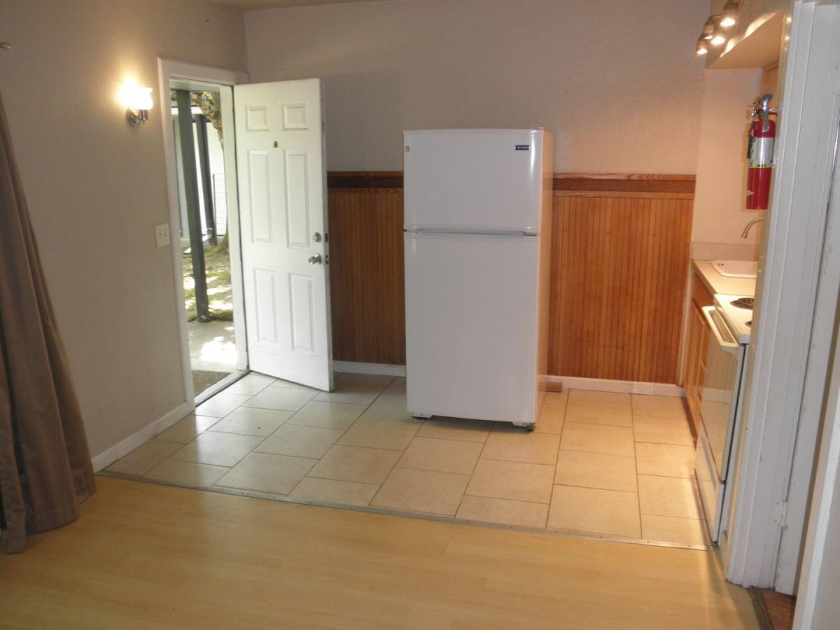 House for rent at 1120 3rd St NW, Salem, OR 97304