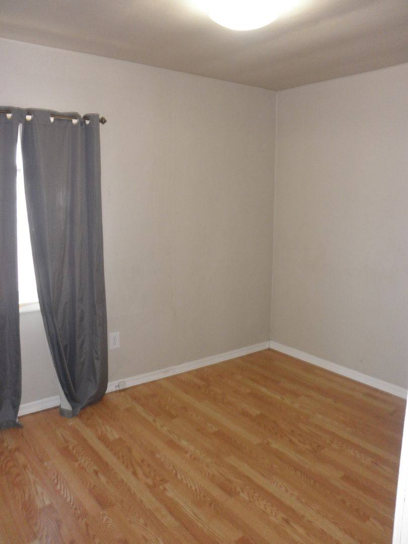 House for rent at 1120 3rd St NW, Salem, OR 97304