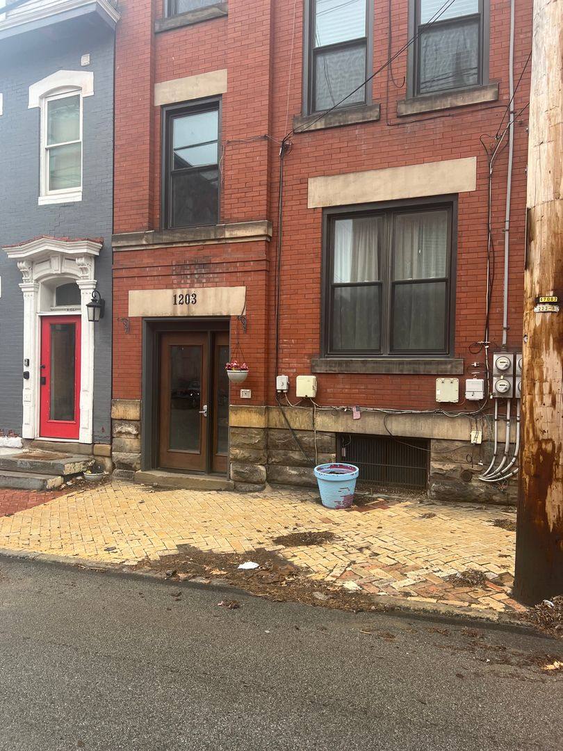 Apartment for rent at 1203 Reddour St, Pittsburgh, PA 15212
