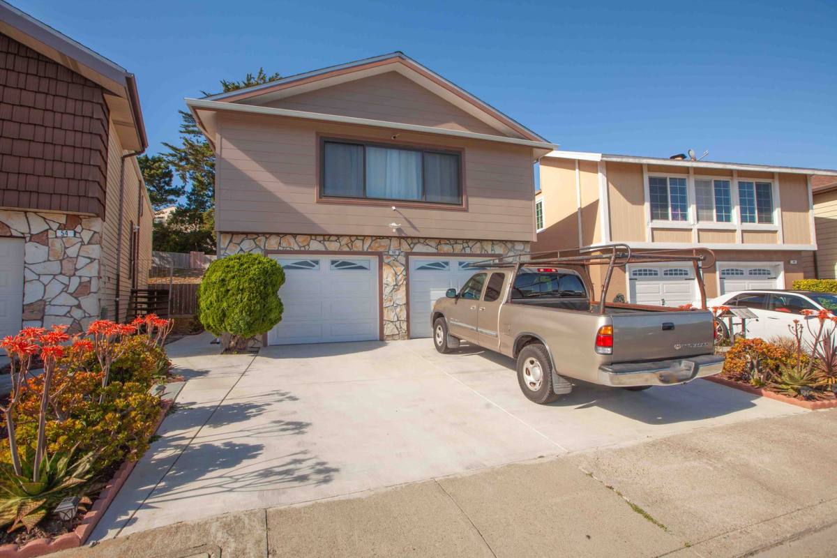 Apartment for rent at 52 Camelot Court, Daly City, CA 94015