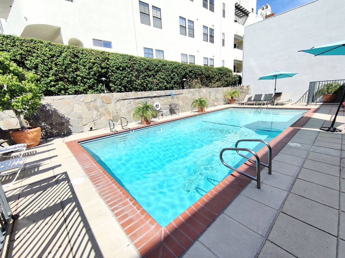 Apartment for rent at 4617 Willis Ave, Sherman Oaks, CA 91403